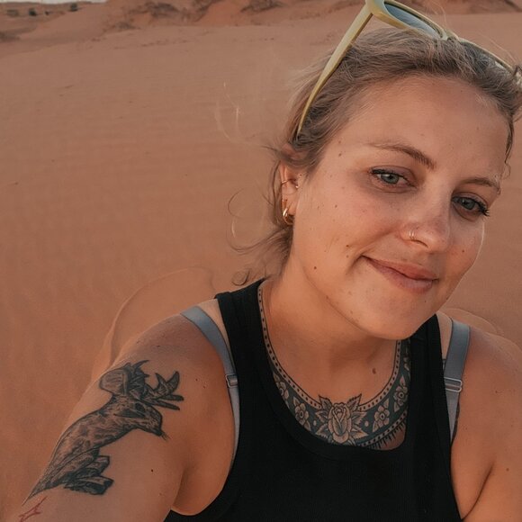 Meet your Posher, Allie - Picture 3 of 8